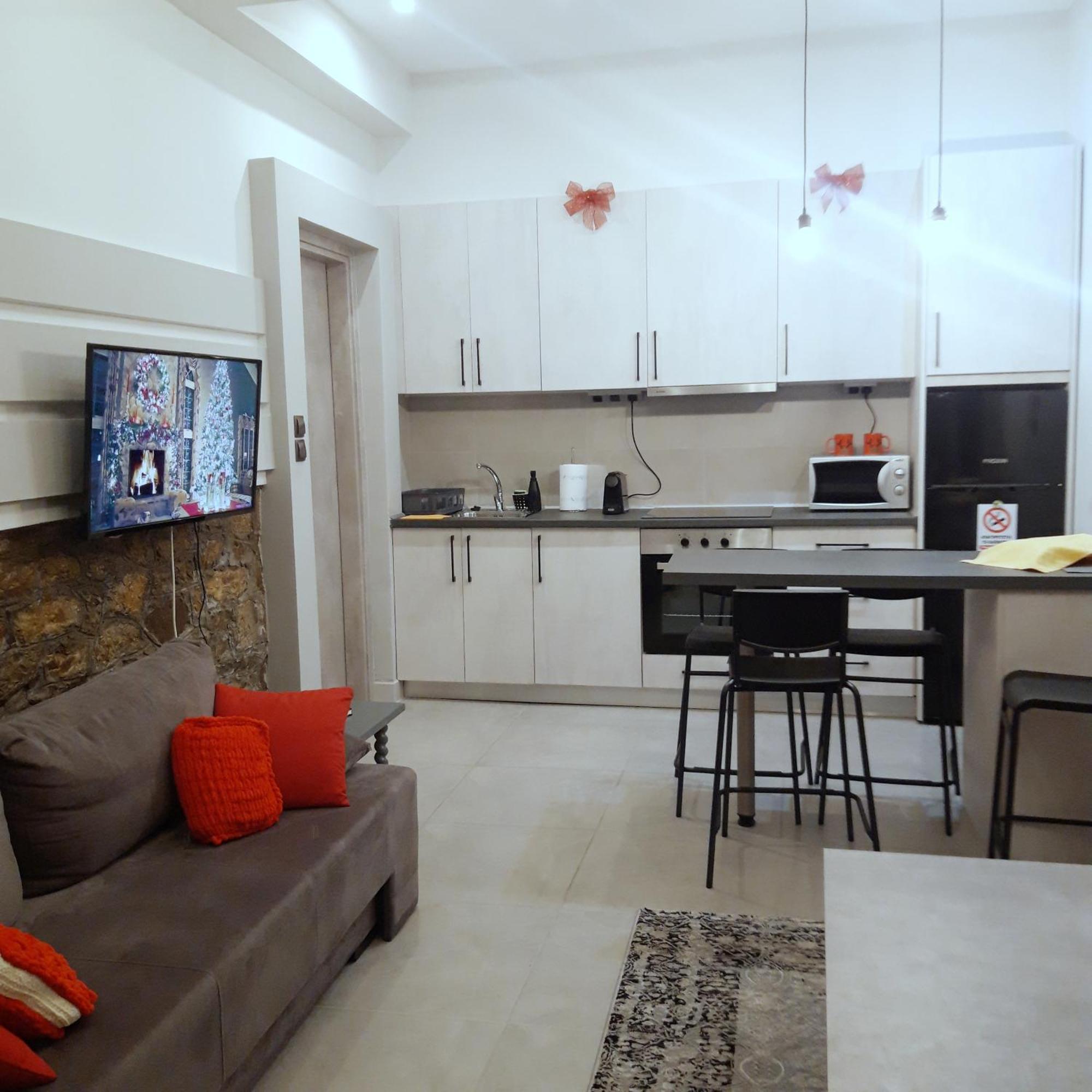 Appartamento Kastoria Book House With Yard Esterno foto